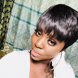 Meet your Posher, Shadia